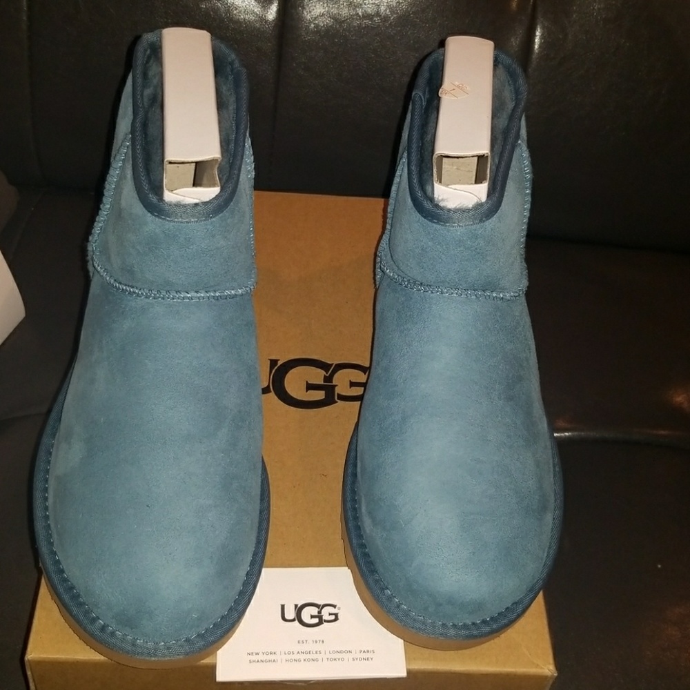Ugg boots nwt - Picture 2 of 8